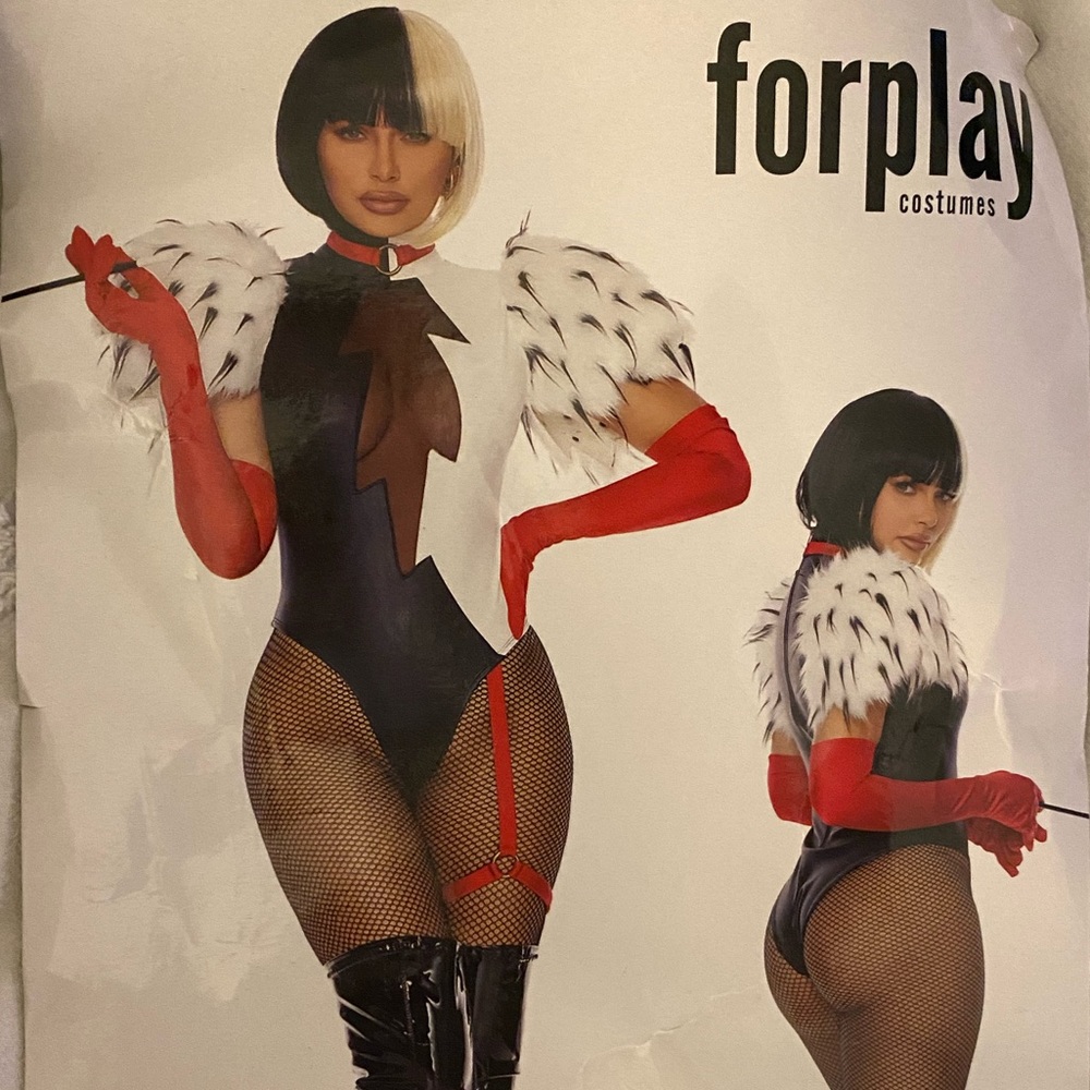 Cruella Halloween costume with wig! Bodysuit worn once, great condition!
